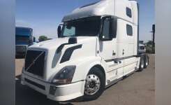 2015 VOLVO VN 630 Conventional - Sleeper Truck, Tractor in Romulus, MI