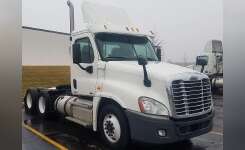 2015 FREIGHTLINER CASCADIA 125 Conventional - Day Cab, Tractor in Indianapolis, IN