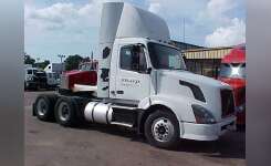 2008 VOLVO VNL64T300 Conventional - Day Cab, Tractor in Covington, TN