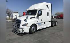 2019 FREIGHTLINER CASCADIA 126 Conventional - Sleeper Truck, Tractor in Fontana, CA