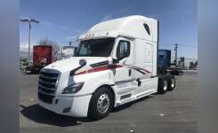 2019 FREIGHTLINER CASCADIA 126 Conventional - Sleeper Truck, Tractor in Fontana, CA