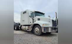 2015 MACK 600 Conventional - Sleeper Truck, Tractor in Canton, OH