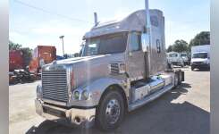 2012 FREIGHTLINER COLUMBIA Conventional - Sleeper Truck, Tractor in Covington, TN