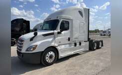 2019 FREIGHTLINER CASCADIA 126 Conventional - Sleeper Truck, Tractor in Fort Worth, TX