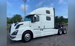 2018 VOLVO VN 630 Conventional - Sleeper Truck, Tractor in Leeds, AL