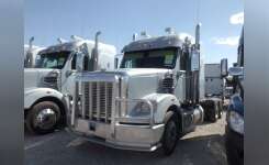 2014 FREIGHTLINER CORONADO Cabover Truck - Sleeper in West Sacramento, CA