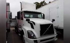 2014 VOLVO VN 630 Conventional - Day Cab, Tractor in Montebello, CA