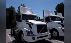 2014 VOLVO VN 630 Conventional - Day Cab, Tractor in Fontana, CA