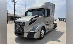 2019 VOLVO VNL760 Conventional - Sleeper Truck, Tractor in Dallas, TX