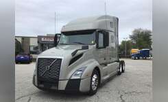 2019 VOLVO VNL760 Conventional - Sleeper Truck, Tractor in Phoenix, AZ