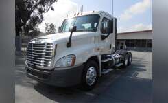 2017 FREIGHTLINER CASCADIA 125 Conventional - Day Cab, Tractor in Whittier, CA