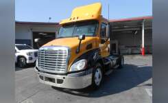 2014 FREIGHTLINER CASCADIA 113 Conventional - Day Cab, Tractor in Whittier, CA