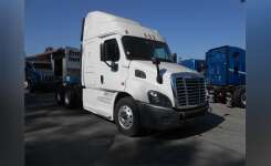 2016 FREIGHTLINER CASCADIA 113 Conventional - Sleeper Truck, Tractor in Whittier, CA