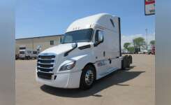 2019 FREIGHTLINER CASCADIA 126 Conventional - Sleeper Truck, Tractor in New Haven (fort Wayne), IN
