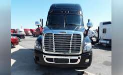 2015 FREIGHTLINER CASCADIA 125 Conventional - Sleeper Truck, Tractor in Des Moines, IA
