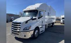 2020 FREIGHTLINER CASCADIA 116 Expeditor-Hotshot in West Jefferson, OH