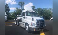 2017 FREIGHTLINER CASCADIA 125 Conventional - Day Cab, Tractor in Swedesboro, NJ