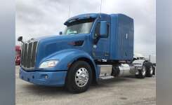 2017 PETERBILT 579 Conventional - Sleeper Truck, Tractor in Houston, TX