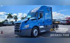 2019 FREIGHTLINER CASCADIA Conventional - Sleeper Truck, Tractor in Pompano Beach, FL