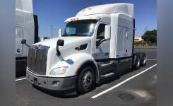 2017 PETERBILT 579 Conventional - Sleeper Truck, Tractor in Bolingbrook, IL