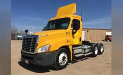 2016 FREIGHTLINER CASCADIA 125 Conventional - Day Cab, Tractor in Bradford, VT
