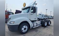 2016 FREIGHTLINER COLUMBIA 120 Conventional - Day Cab, Tractor in Fort Wayne, IN
