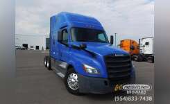 2019 FREIGHTLINER CASCADIA Conventional - Sleeper Truck, Tractor in Pompano Beach, FL