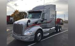 2017 PETERBILT 579 Conventional - Sleeper Truck, Tractor in Bolingbrook, IL