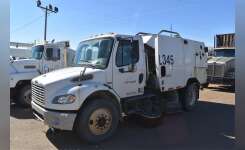 2006 FREIGHTLINER BUSINESS CLASS M2 106 Sweeper in Covington, TN