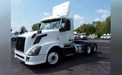 2014 VOLVO VN 630 Conventional - Day Cab, Tractor in Hilliard, OH