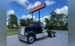 1986 INTERNATIONAL 9370 Conventional - Day Cab, Tractor in Coopersburg, PA