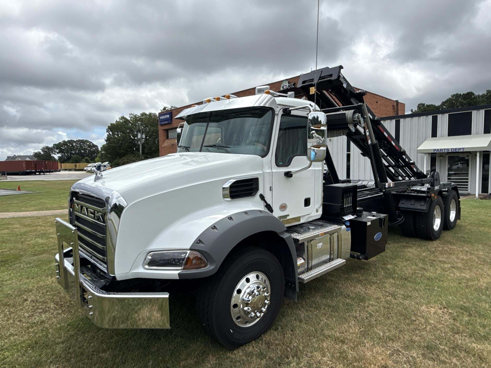 Photo of a 2026 Mack GRANITE 64BR