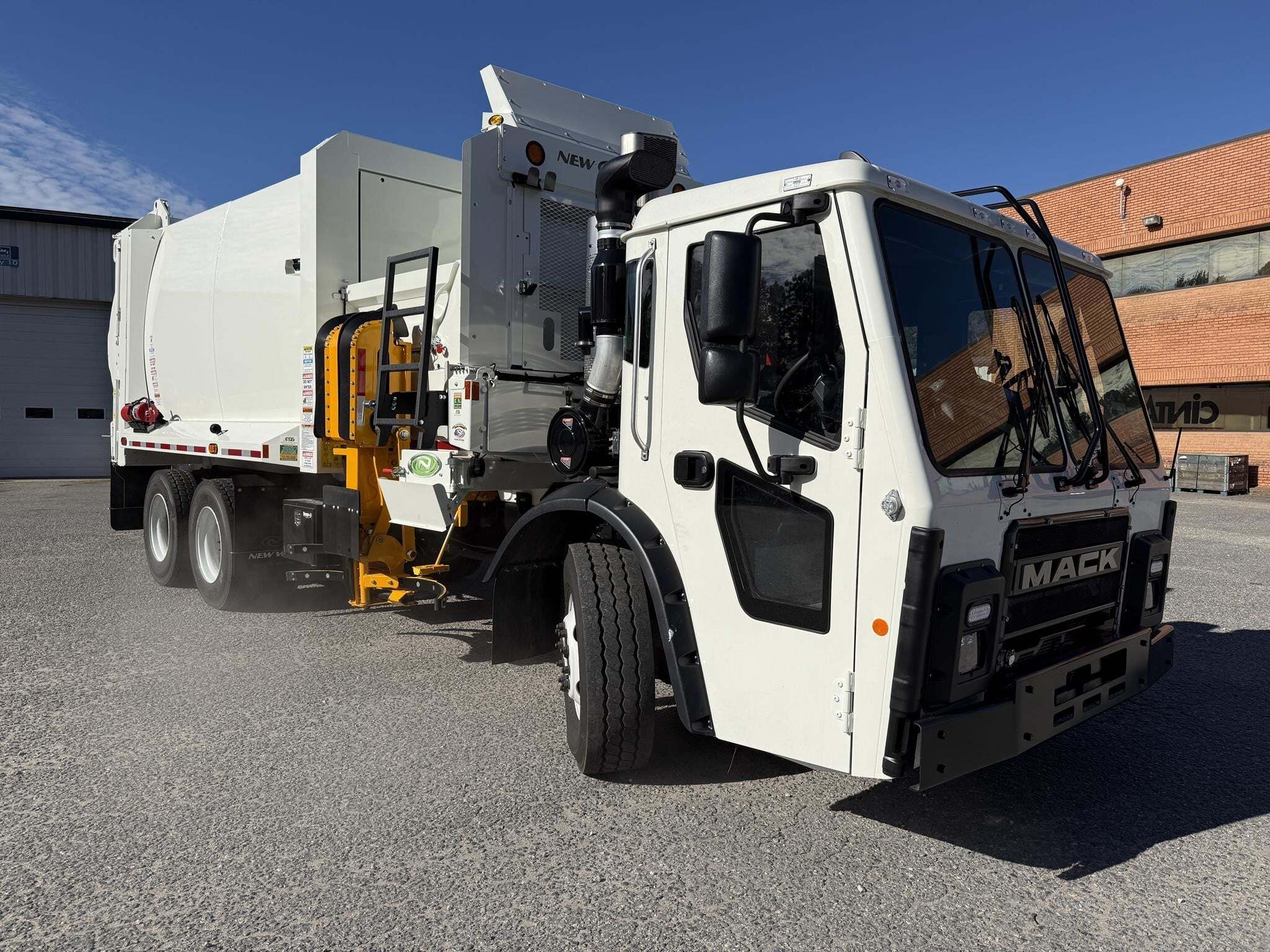 Photo of a 2026 Mack LR64R