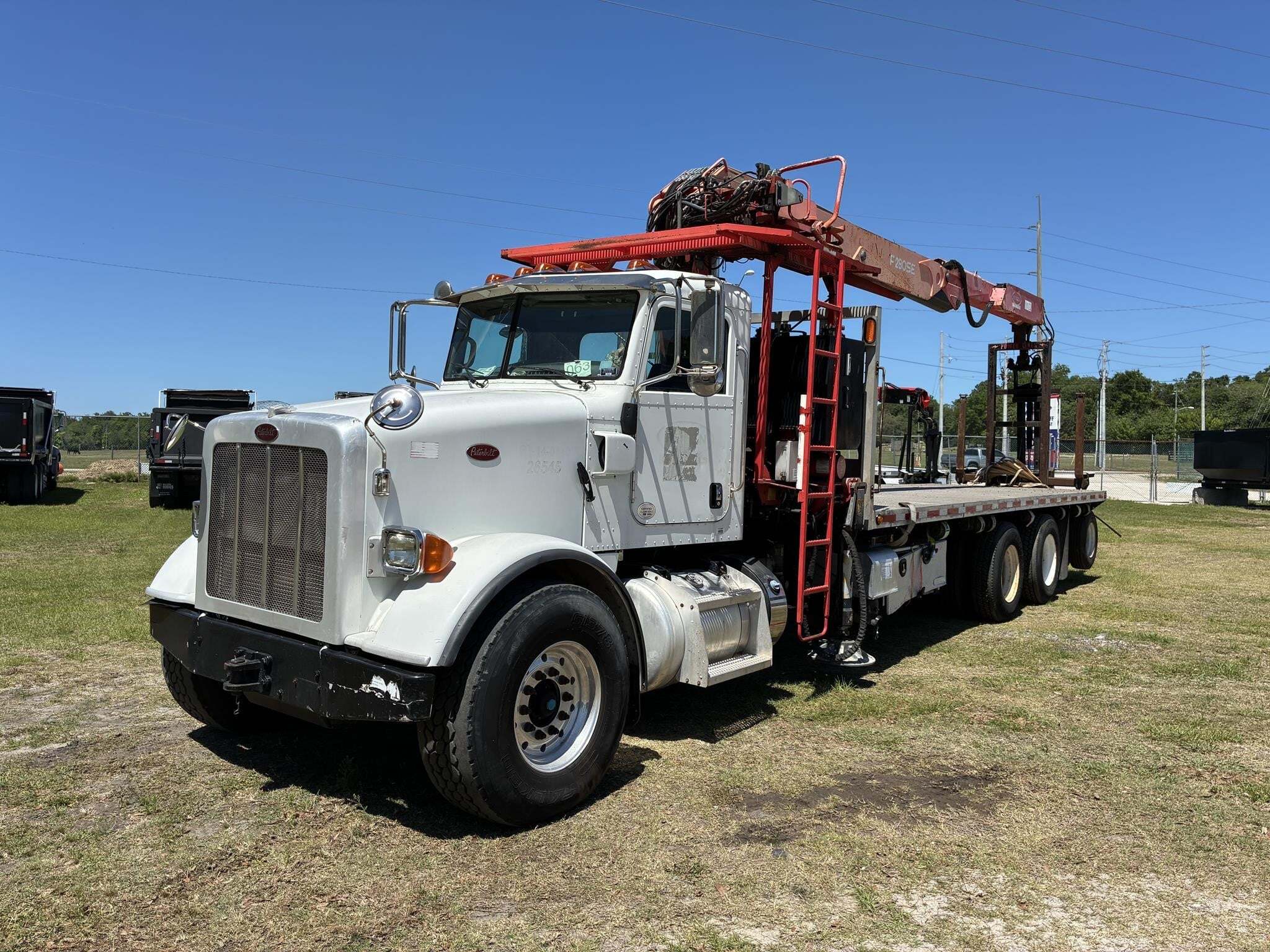 Photo of a 2014 Peterbilt 365
