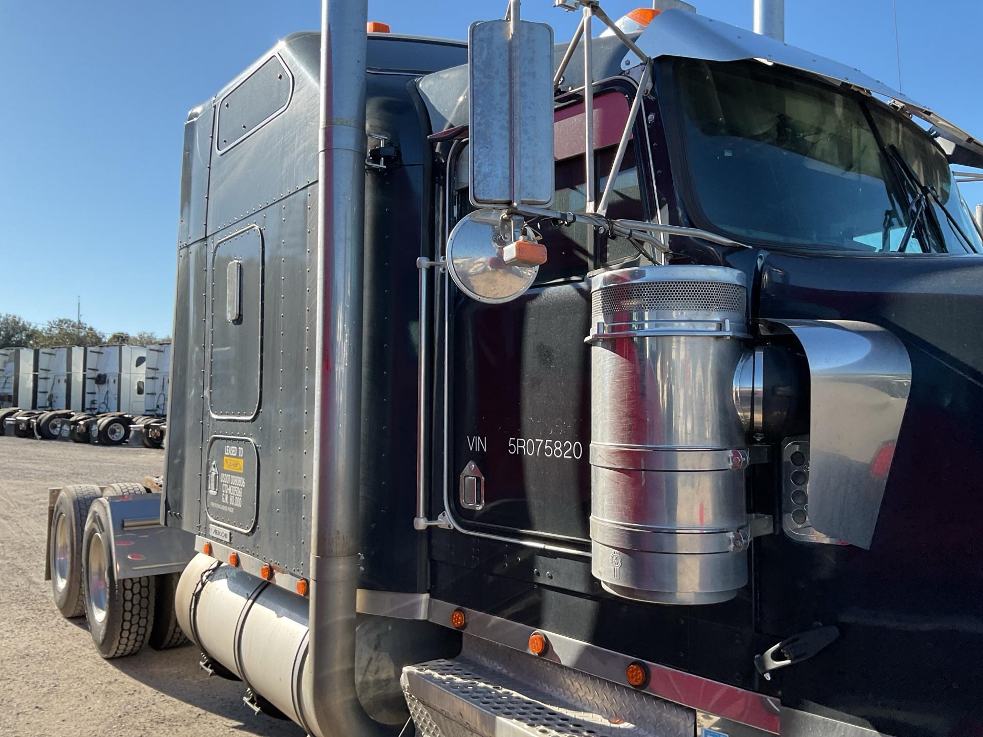 2005 Kenworth W900B