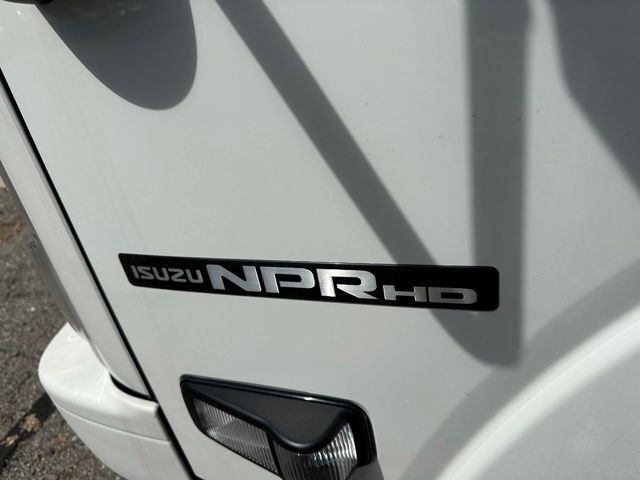 2026 Isuzu NPR HD