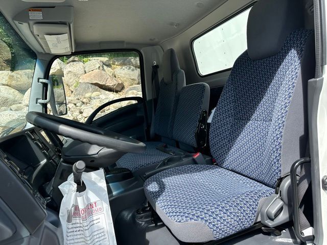 2026 Isuzu NPR HD