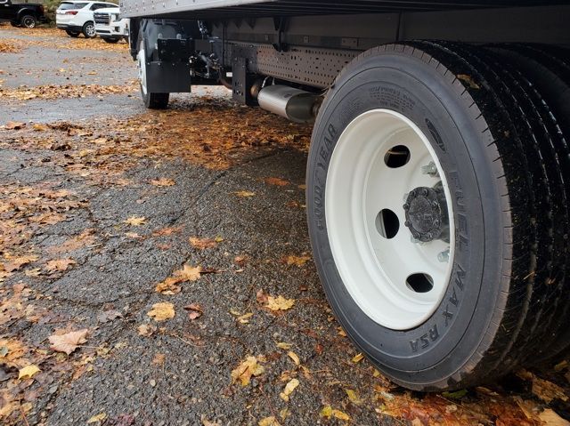 2025 Isuzu NPR HD