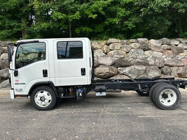 2025 Isuzu NPR XD