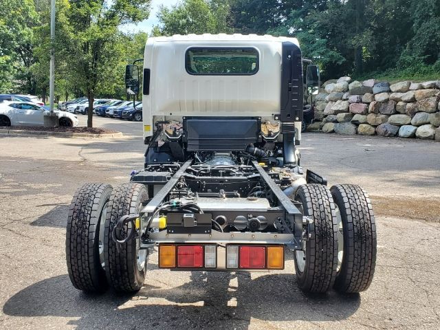 2025 Isuzu NPR XD