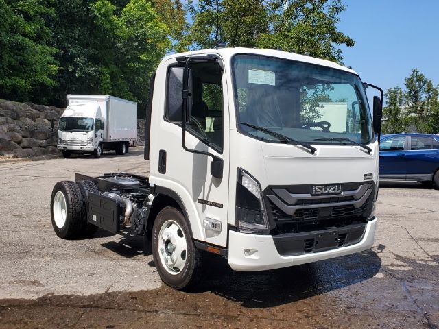 2025 Isuzu NPR XD