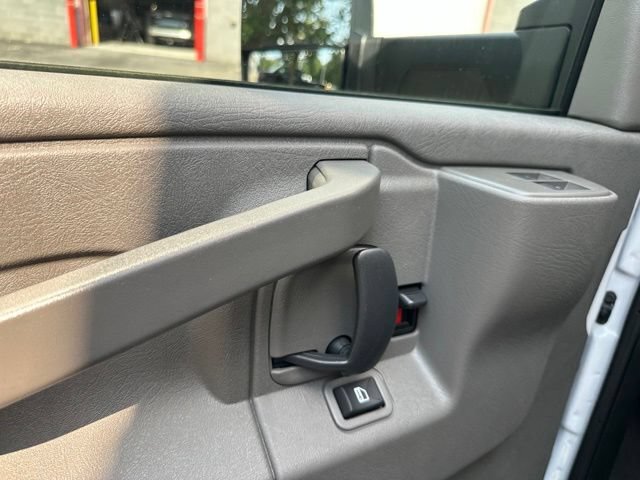 2025 Chevrolet Express 3500