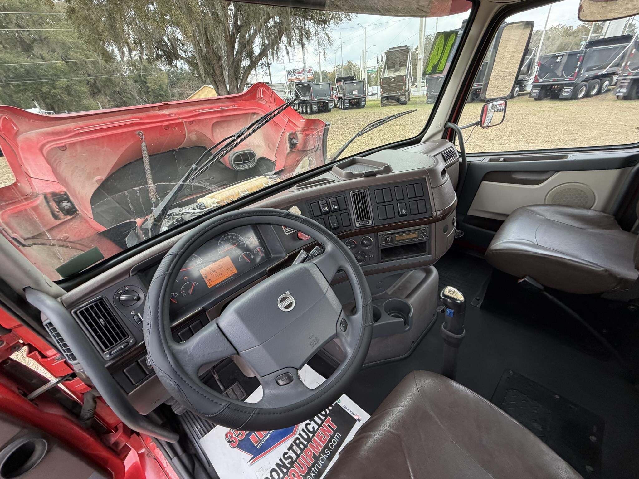2014 Volvo VHD84B200