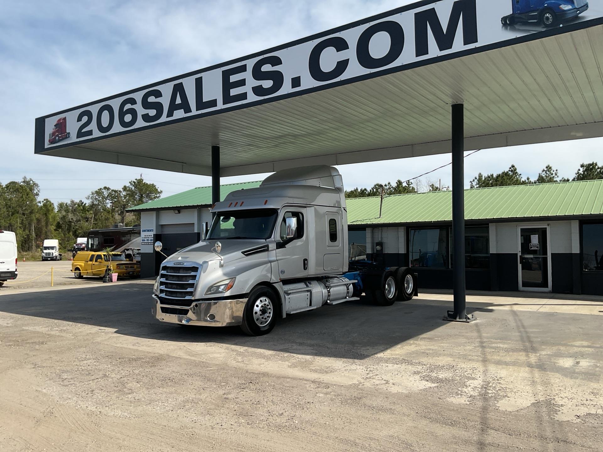 2019 Freightliner Cascadia 126