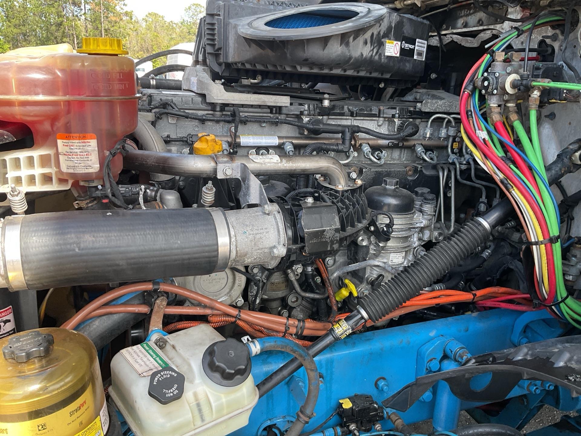 2019 Freightliner Cascadia 126