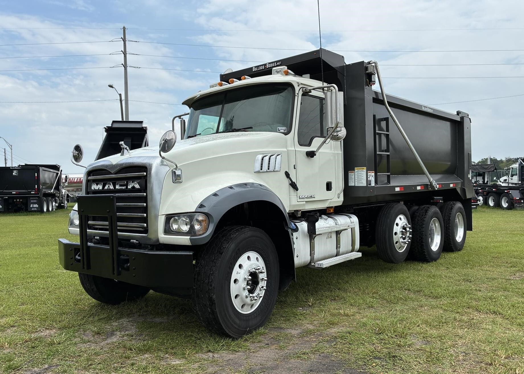 Photo of 2015 Mack GRANITE GU713