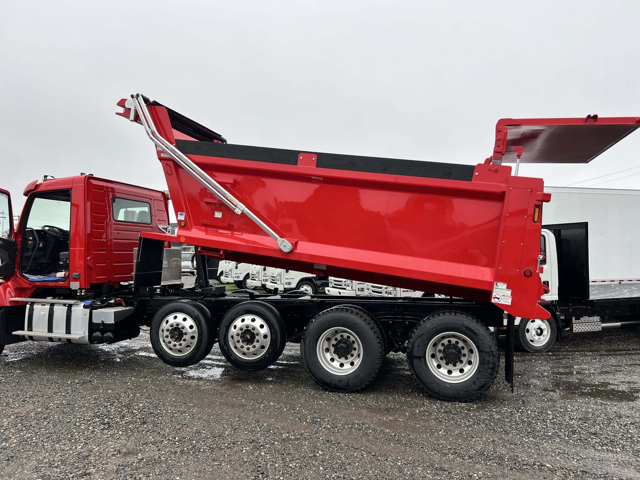 Photo of 2027 Volvo VHD104F300