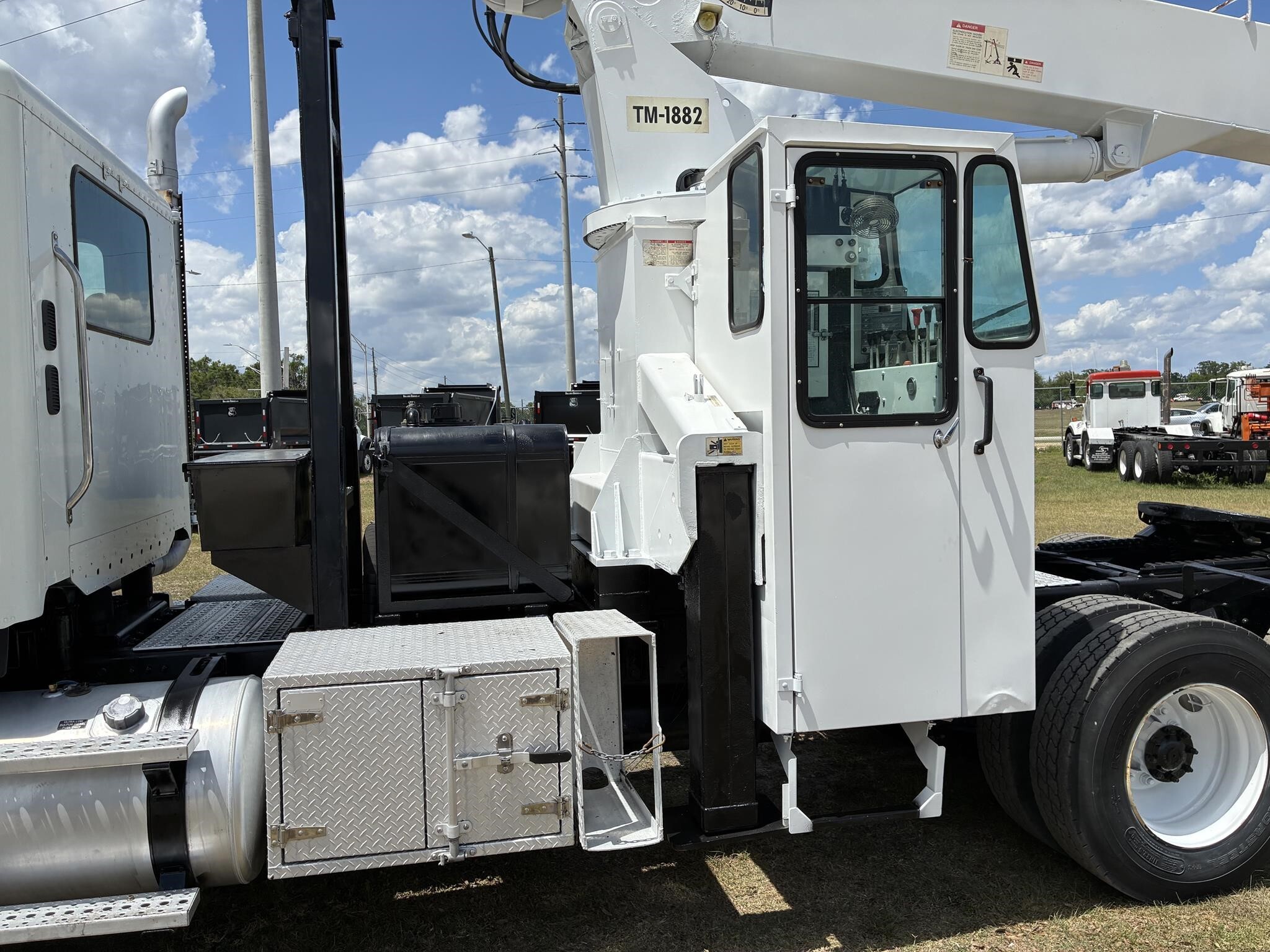 2012 Freightliner CORONADO 114
