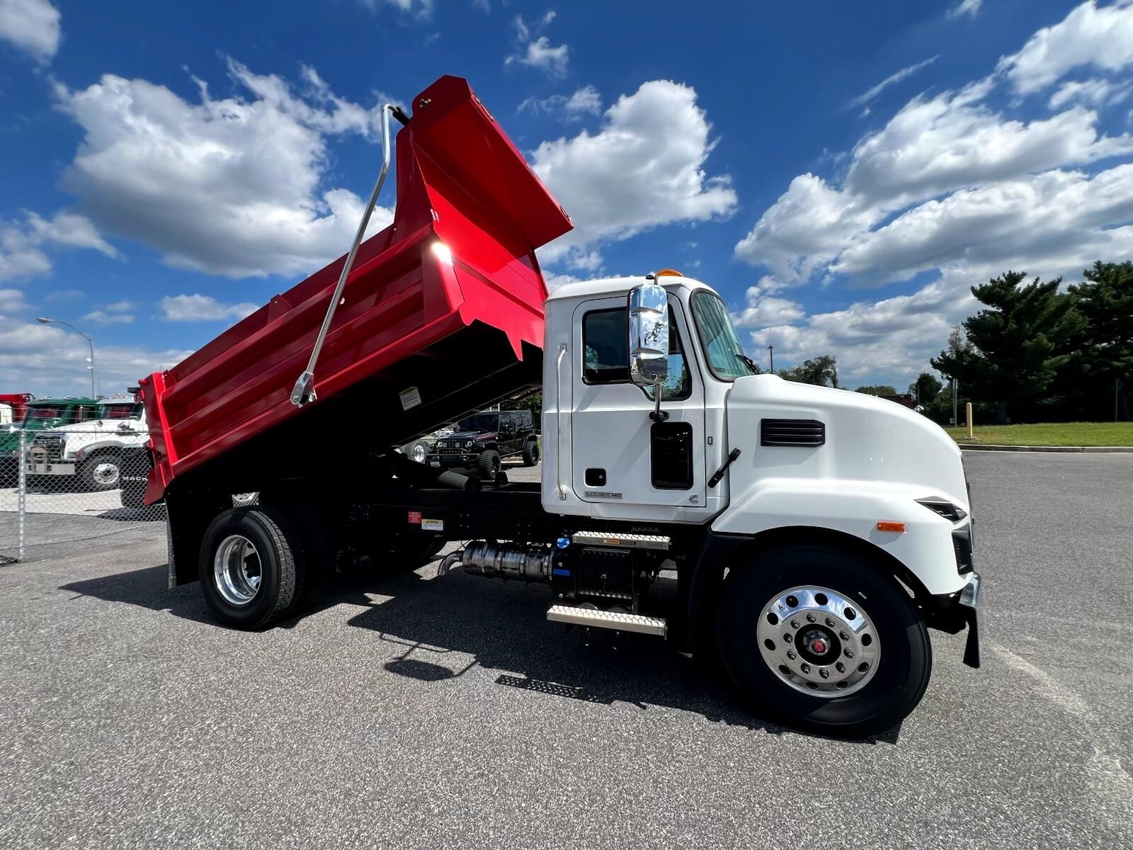 Photo of 2027 Mack MD6