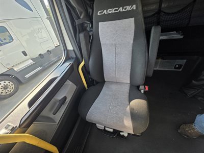 2022 Freightliner Cascadia